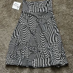 Midi Skirt LulaRoe. Size XS. Black and white.